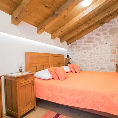 Nove Crkve Apartament Szybenik