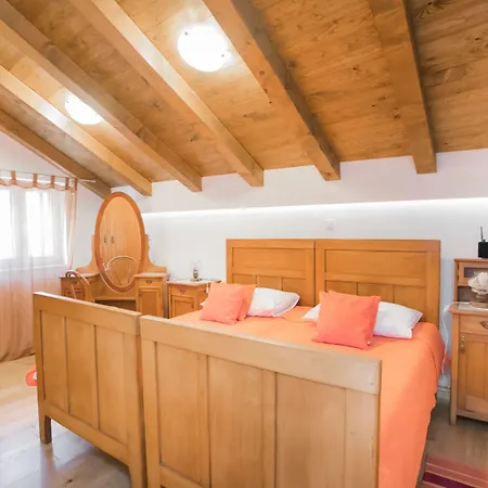 Nove Crkve Apartament Szybenik