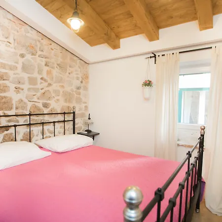 Nove Crkve * Szybenik