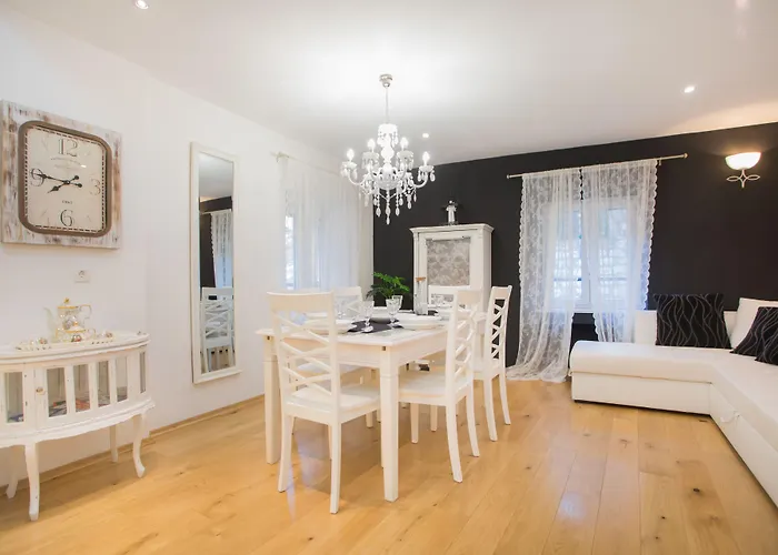 诺夫克尔科浮公寓