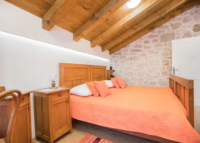 诺夫克尔科浮公寓 公寓 希贝尼克