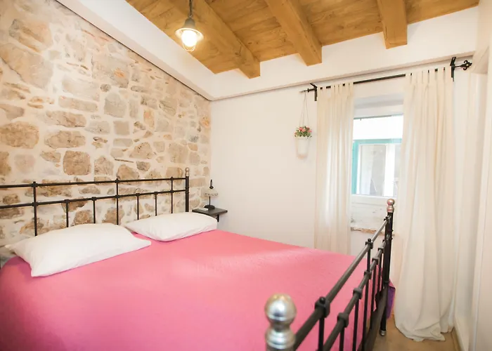 诺夫克尔科浮公寓 * 希贝尼克