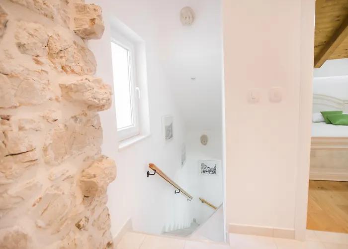 诺夫克尔科浮公寓 * 希贝尼克