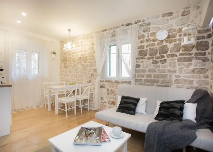 诺夫克尔科浮公寓 公寓 *