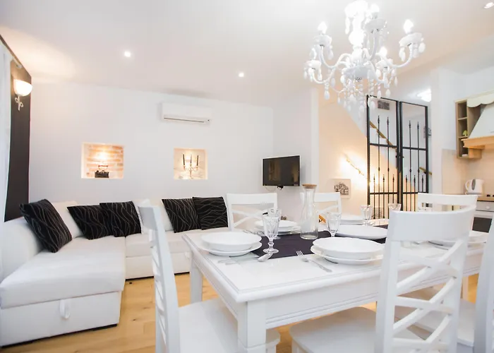 诺夫克尔科浮公寓 公寓 *