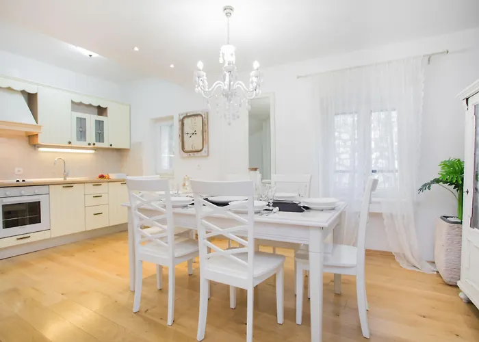 诺夫克尔科浮公寓 公寓 希贝尼克