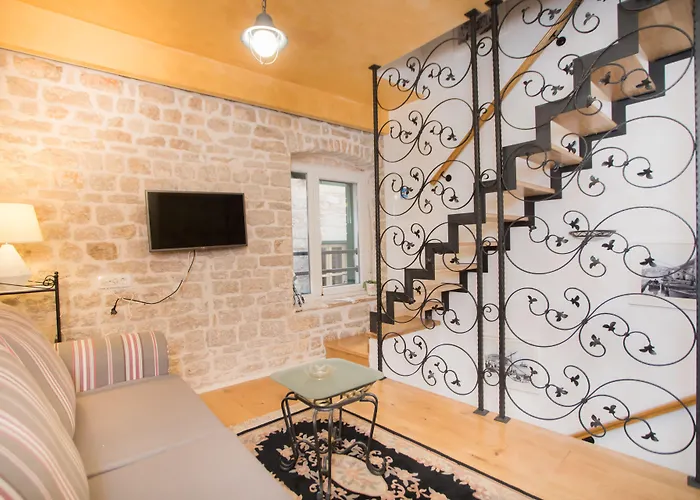 诺夫克尔科浮公寓 希贝尼克