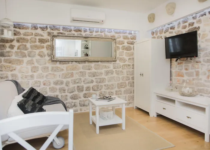 诺夫克尔科浮公寓 公寓 *