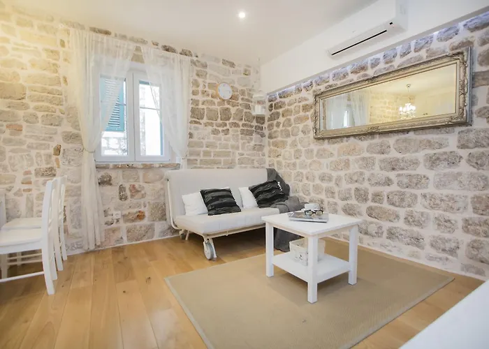 诺夫克尔科浮公寓 公寓 *