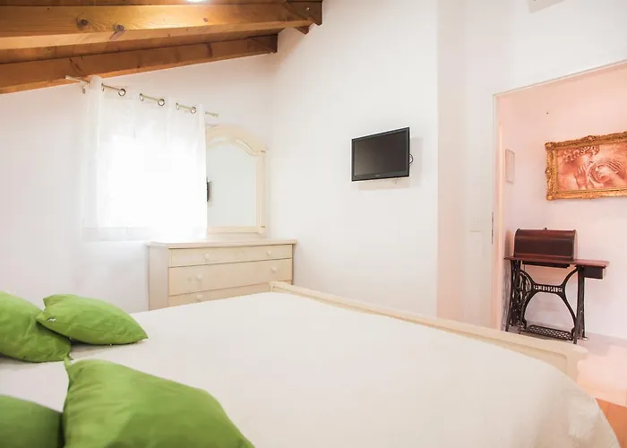 诺夫克尔科浮公寓 *